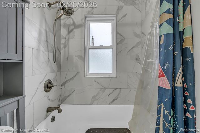 32178 Carlisle Parkway, Wayne, MI 48184