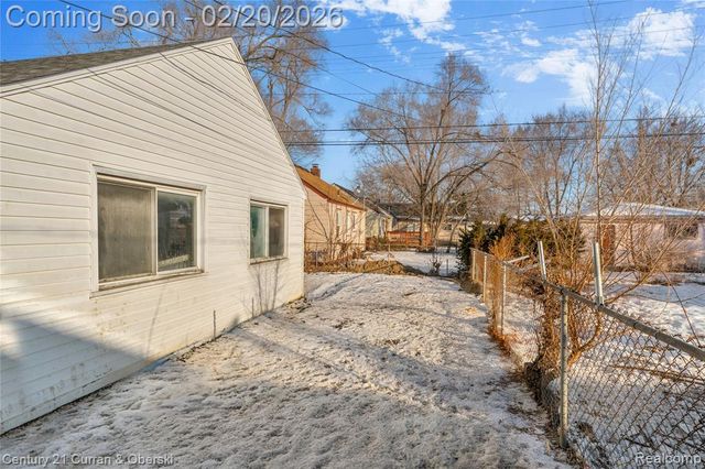 32178 Carlisle Parkway, Wayne, MI 48184