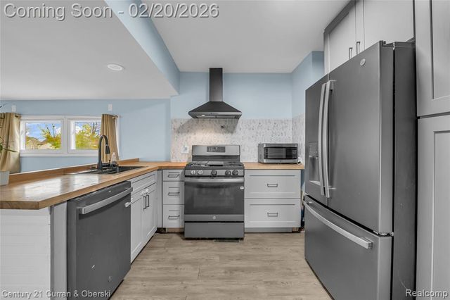 32178 Carlisle Parkway, Wayne, MI 48184