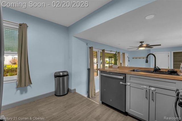 32178 Carlisle Parkway, Wayne, MI 48184