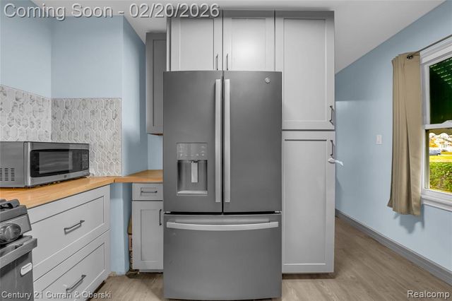 32178 Carlisle Parkway, Wayne, MI 48184