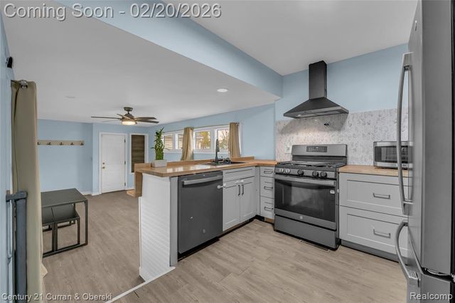 32178 Carlisle Parkway, Wayne, MI 48184