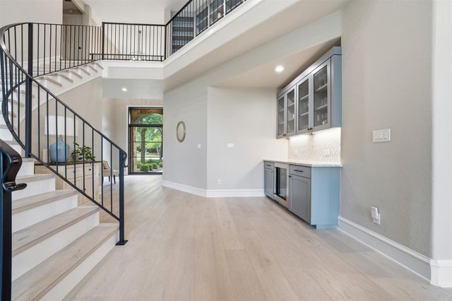 2020 University Club DR, Austin, TX 78732