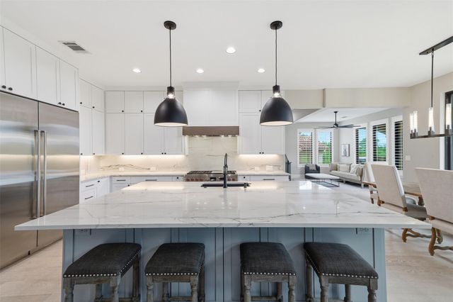 2020 University Club DR, Austin, TX 78732