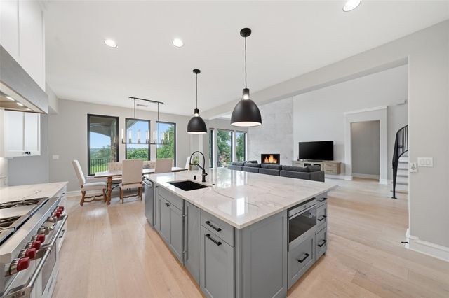 2020 University Club DR, Austin, TX 78732