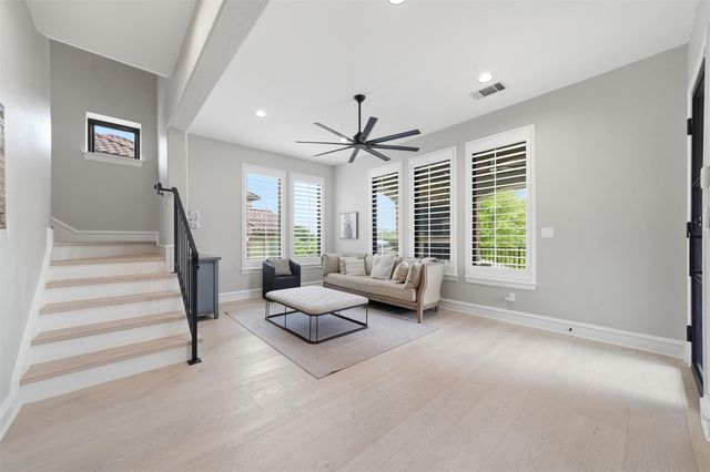 2020 University Club DR, Austin, TX 78732