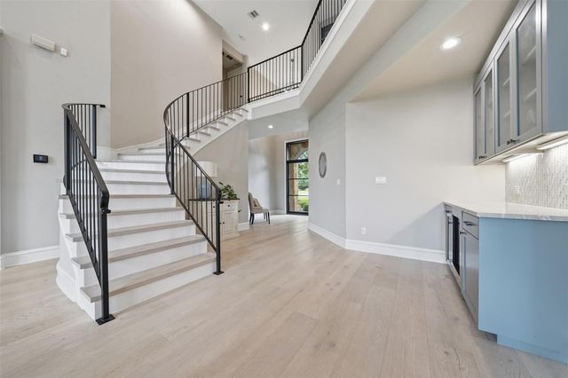 2020 University Club DR, Austin, TX 78732