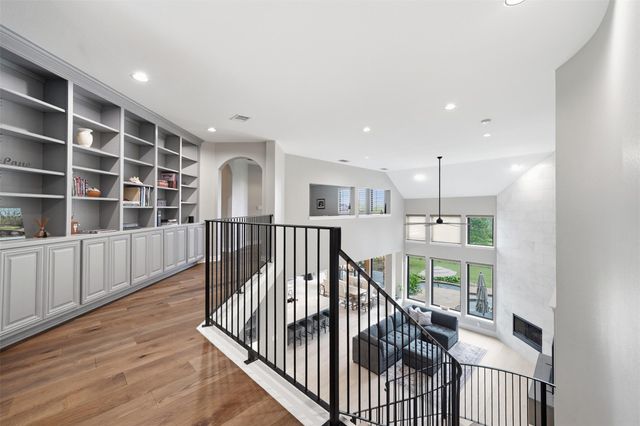 2020 University Club DR, Austin, TX 78732