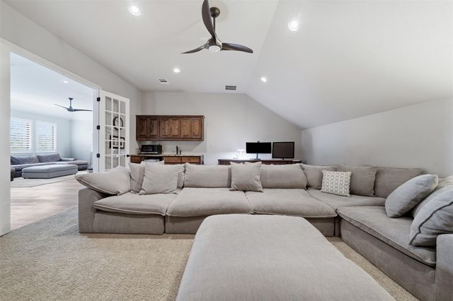 2020 University Club DR, Austin, TX 78732