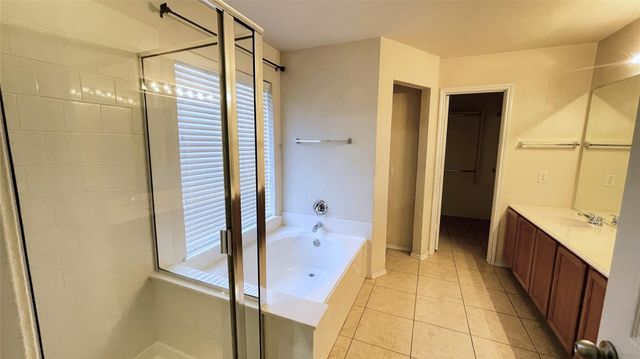 8209 Macgregor Drive, Arlington, TX 76002