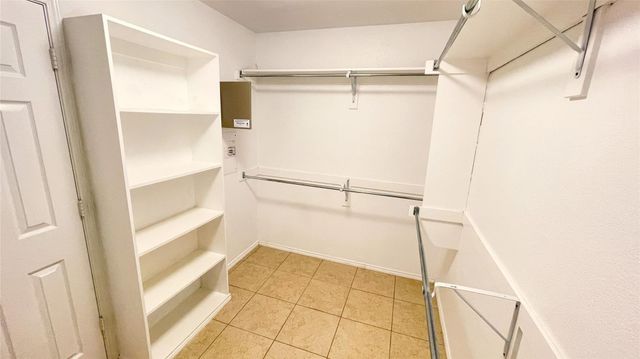 8209 Macgregor Drive, Arlington, TX 76002