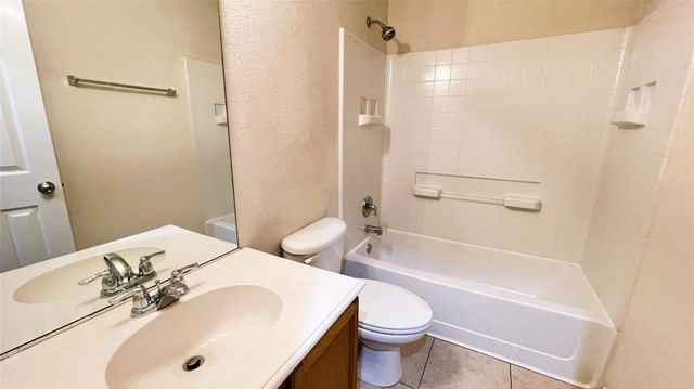 8209 Macgregor Drive, Arlington, TX 76002