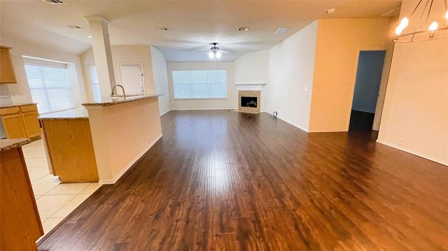 8209 Macgregor Drive, Arlington, TX 76002