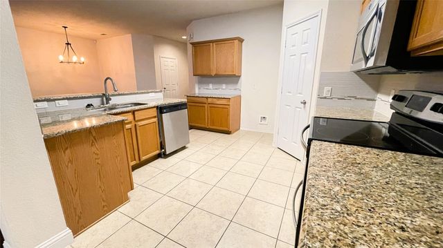 8209 Macgregor Drive, Arlington, TX 76002