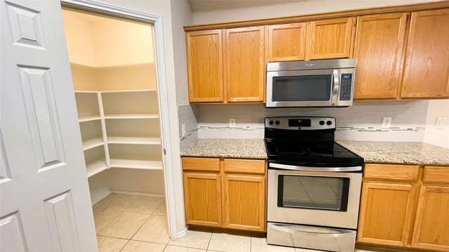 8209 Macgregor Drive, Arlington, TX 76002