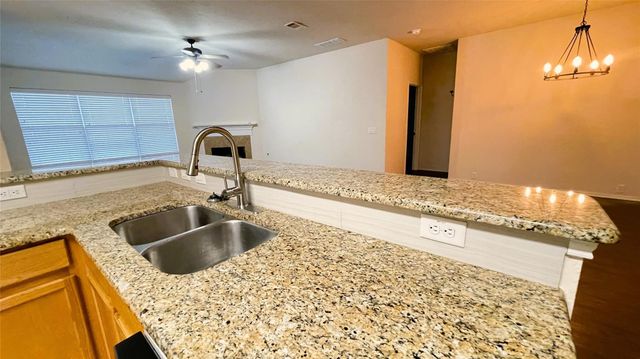 8209 Macgregor Drive, Arlington, TX 76002