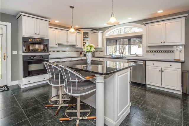 10 Upland Drive, Rutland City, VT 05701