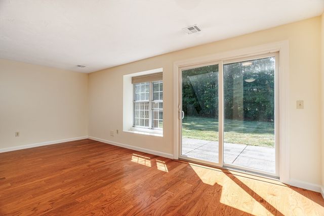 511 Ridgefield Cir 511B, Clinton, MA 01510