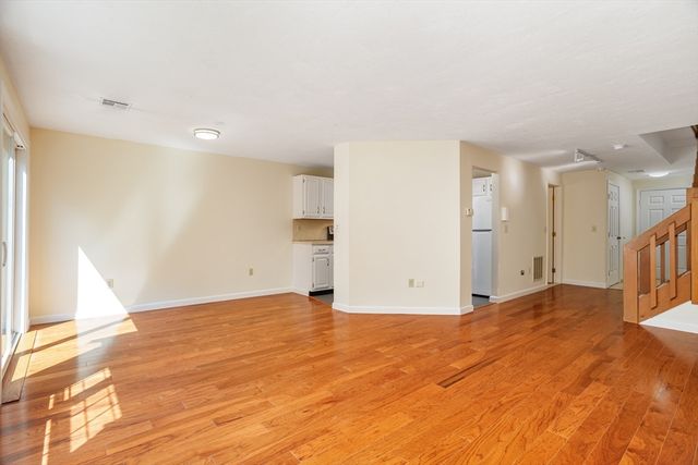 511 Ridgefield Cir 511B, Clinton, MA 01510