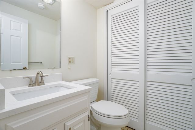 511 Ridgefield Cir 511B, Clinton, MA 01510
