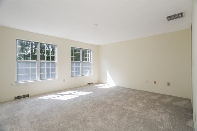 511 Ridgefield Cir 511B, Clinton, MA 01510