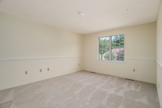 511 Ridgefield Cir 511B, Clinton, MA 01510