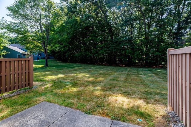 511 Ridgefield Cir 511B, Clinton, MA 01510