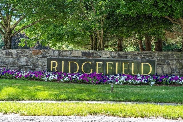 511 Ridgefield Cir 511B, Clinton, MA 01510