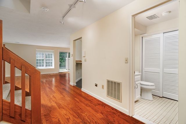 511 Ridgefield Cir 511B, Clinton, MA 01510