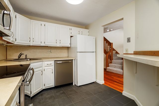 511 Ridgefield Cir 511B, Clinton, MA 01510