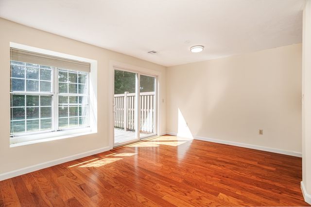 511 Ridgefield Cir 511B, Clinton, MA 01510