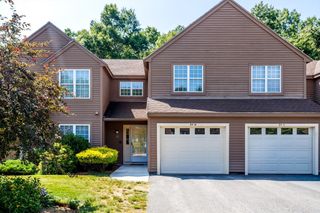 511 Ridgefield Cir 511B, Clinton, MA 01510