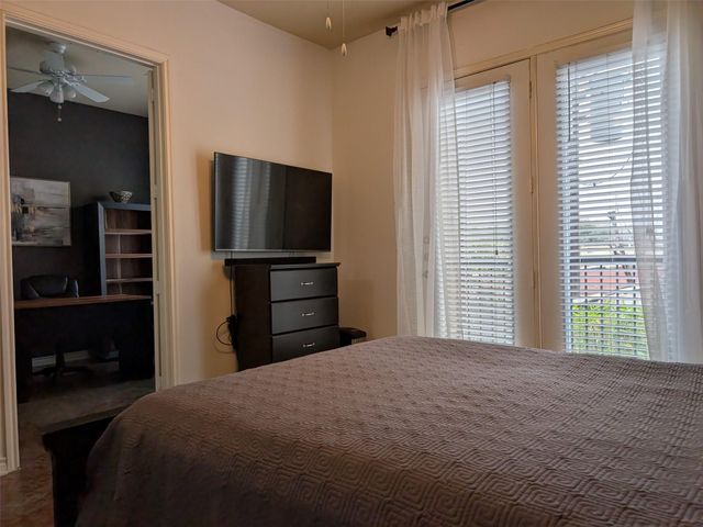 2400 Mccue Road 136, Houston, TX 77056