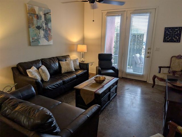 2400 Mccue Road 136, Houston, TX 77056