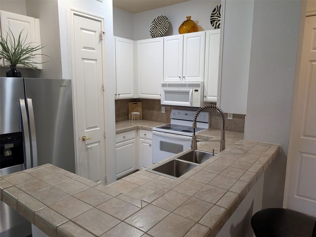 2400 Mccue Road 136, Houston, TX 77056