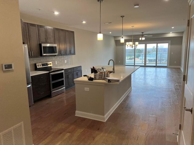 5285 Highpointe Lakes Drive, 303, Columbus, OH 43081