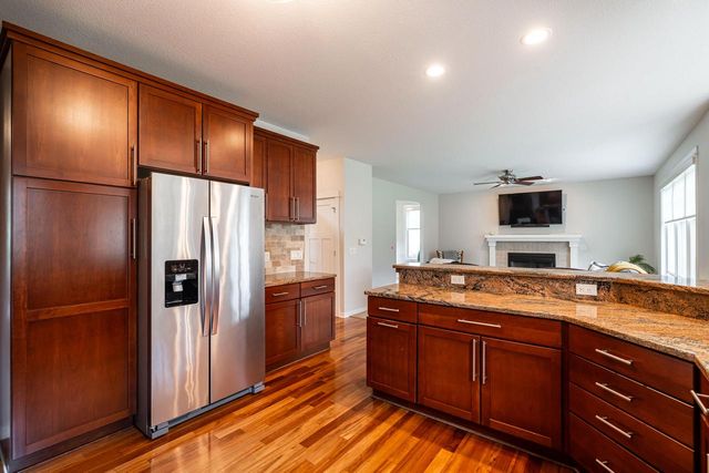 612 Hunters CROSSING, Slinger, WI 53086