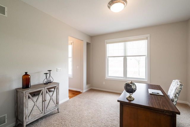 612 Hunters CROSSING, Slinger, WI 53086