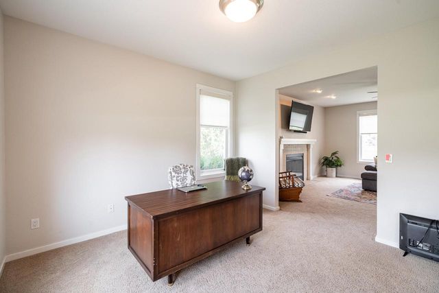 612 Hunters CROSSING, Slinger, WI 53086