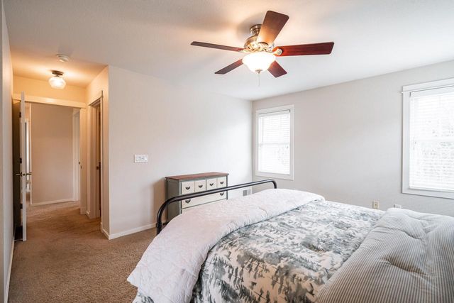 612 Hunters CROSSING, Slinger, WI 53086