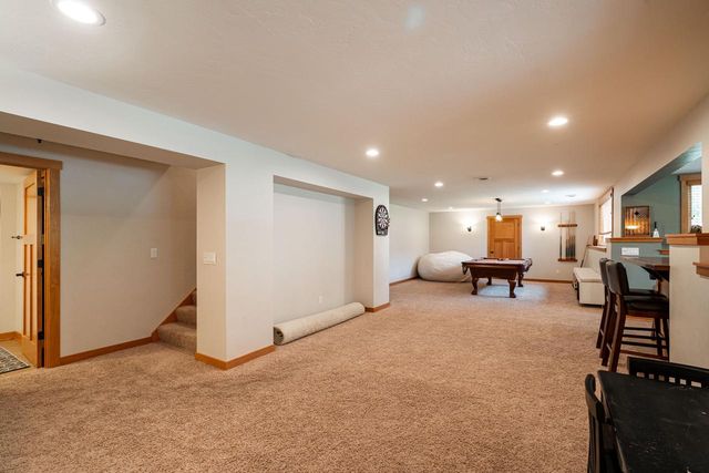 612 Hunters CROSSING, Slinger, WI 53086