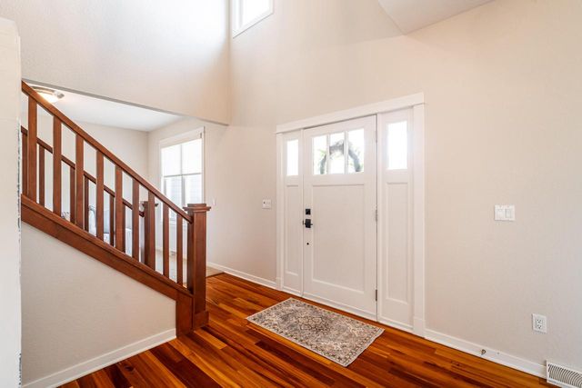 612 Hunters CROSSING, Slinger, WI 53086