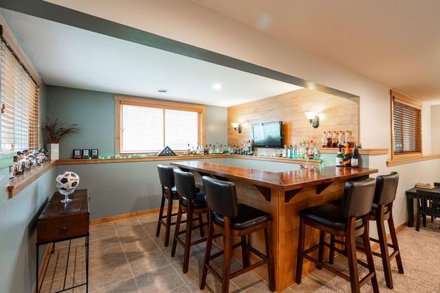 612 Hunters CROSSING, Slinger, WI 53086