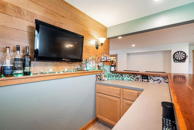 612 Hunters CROSSING, Slinger, WI 53086