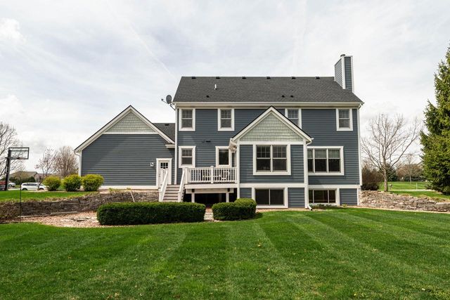 612 Hunters CROSSING, Slinger, WI 53086