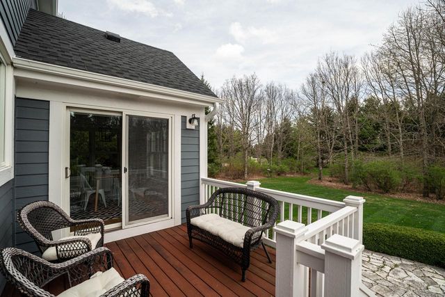 612 Hunters CROSSING, Slinger, WI 53086