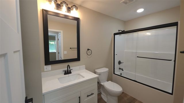 1409 13th Avenue, Belle Plaine, IA 52208