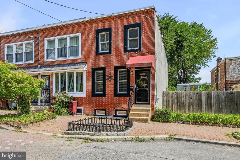 211 E 13TH ST, Wilmington, DE 19801