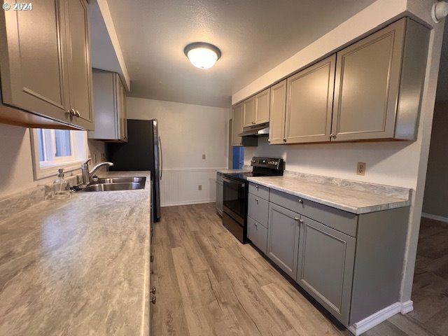 907 GREENWOOD Ave, Reedsport, OR 97467