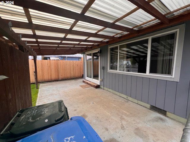 907 GREENWOOD Ave, Reedsport, OR 97467